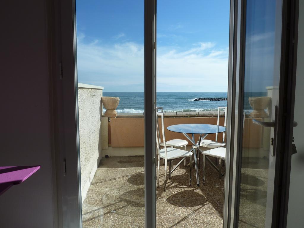 Barcaresa-Charmant T 2 Vue Mer Pied Dans L'Eau Le Barcarès Habitación foto